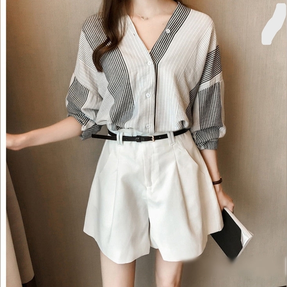 Button down blouse - Picture 1 of 11